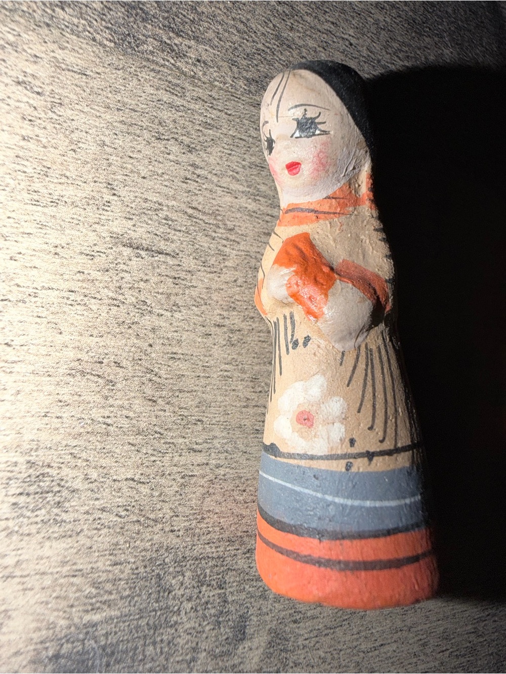 Vintage Mexican Hand-Painted tonala Figurine Set in Orange and Black - Picture 6 of 10